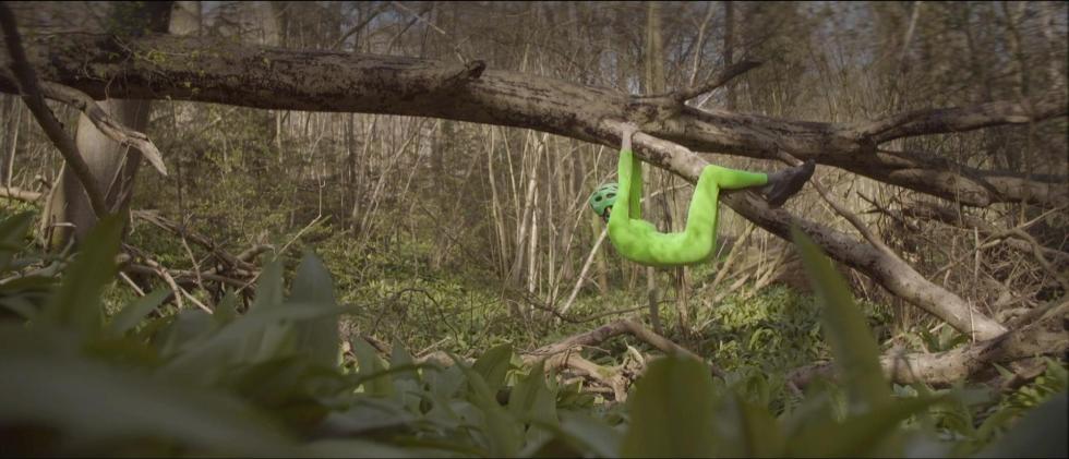 I skoven vokser noget eller nogen mere end mennesker. 