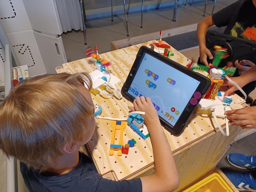 Byg og programmér med LEGO Spike Essential 