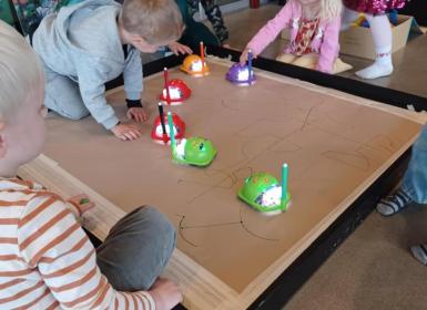 AFLYST - Min første leg med robotter