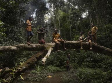 AFLYST Under samme måne