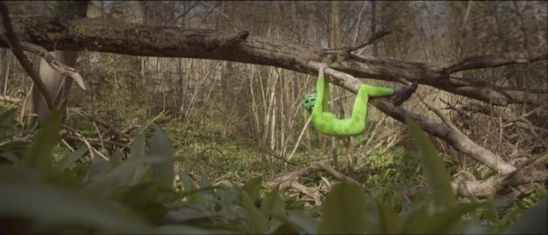 I skoven vokser noget eller nogen mere end mennesker. 